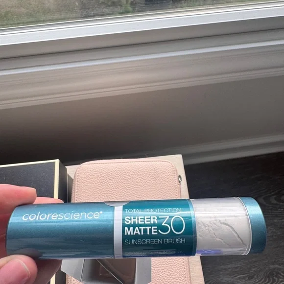 Colorescience Sheer Matte Sunscreen - Picture 4 of 4